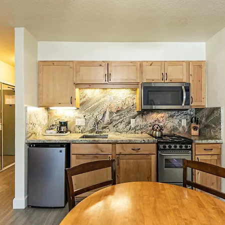 Charming Queen Studio Deluxe W/Balcony #233 At Donner Lake Village Truckee Extérieur photo