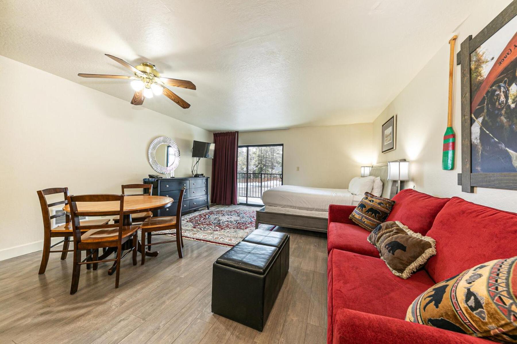 Charming Queen Deluxe W/balcony #233 At Donner Village Holiday home Truckee