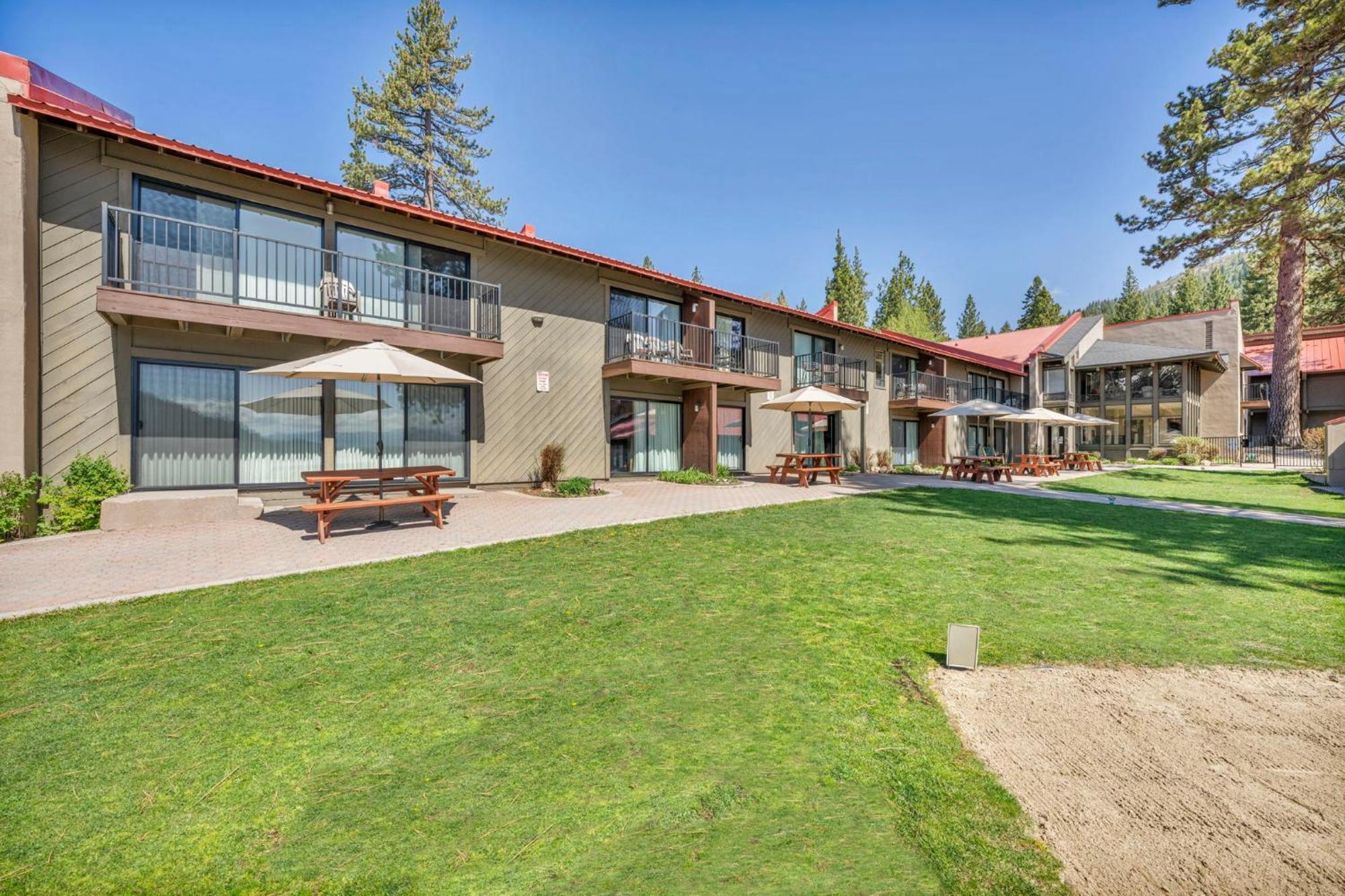 Hébergement de vacances Charming Queen Deluxe W/balcony #233 At Donner Village