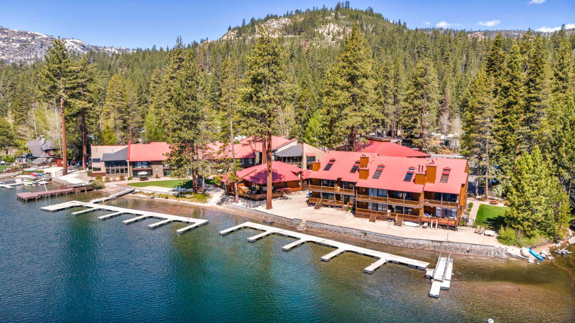 Holiday home Charming Queen Deluxe W/balcony #233 At Donner Village *