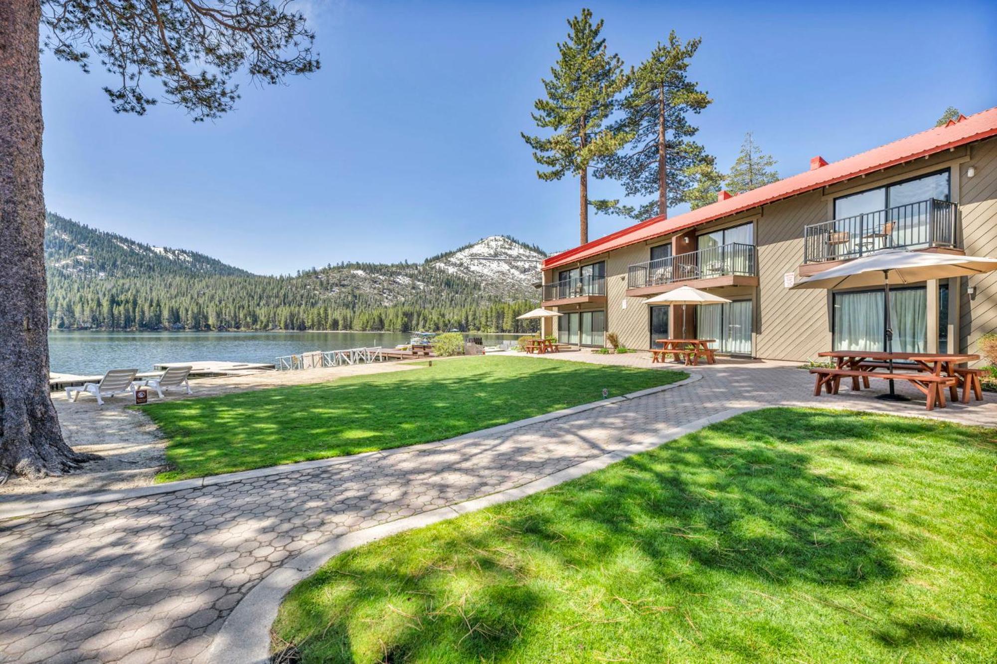Charming Queen Deluxe W/balcony #233 At Donner Village Holiday home Truckee